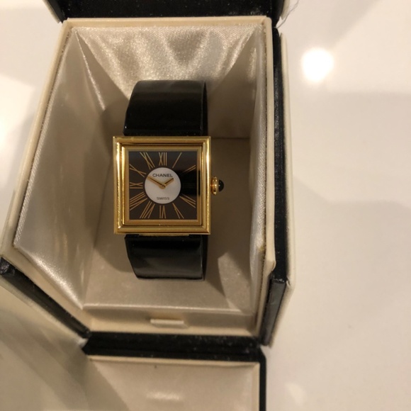 CHANEL WATCH - Picture 12 of 16